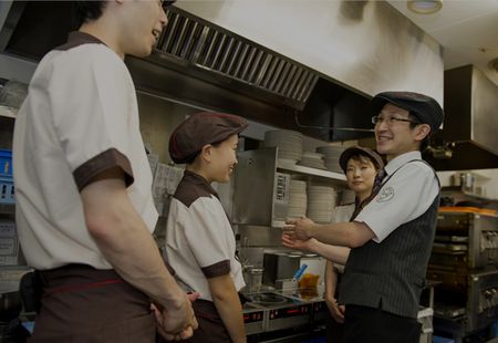 店長トレーニーとしてマネジメント研修で着実に成長